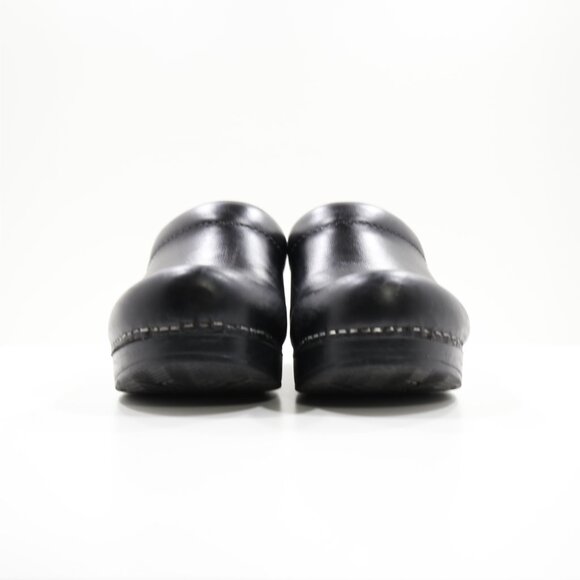 Dansko Professional Black Leather Slip Resistant Work Clogs - 7.5/EU 38. Scuffs - Picture 2 of 7